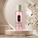 خرید تونر کلینیک Clinique Clarifying Lotion 3؛ تونر شفاف‌کننده و لایه‌بردار ملایم مخصوص پوست مختلط تا چرب، مناسب پاکسازی بهتر و آماده‌سازی پوست.