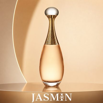 اگر به دنبال عطری زنانه، لطیف، شاداب و شیک هستید، *J’adore Eau de Toilette یکی از انتخاب‌های دلنشین و خوش‌پوش از برند دیور است. این عطر برای خانم‌هایی مناسب است که رایحه‌های گلی، تمیز و روشن را دوست دارند و می‌خواهند عطری داشته باشند که هم روزانه قابل استفاده باشد، هم حس ظرافت و زنانگی را به زیبایی منتقل کند.