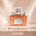 اگر به دنبال عطری زنانه، لوکس، رمانتیک و ماندگار هستید، Miss Dior Le Parfum یکی از بهترین و محبوبترین انتخابها از برند دیور است. این عطر برای خانمهایی مناسب است که رایحهای قوی، شیک و رمانتیک میخواهند؛ عطری که هم حضورش محسوس باشد، هم حس زنانگی و اعتمادبهنفس را به زیبایی منتقل کند.
