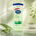 خرید لوسیون بدن وازلین Aloe Soothe حجم 400 میل؛ حاوی آلوئه‌ورا و ژلی وازلین، مناسب پوست نرمال تا خشک، آبرسان، خوش‌جذب و مناسب استفاده روزانه.