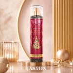 بادی اسپلش بت اند بادی مدل Bright Christmas Morning یکی از انتخاب‌های جذاب برند Bath & Body Works است. این محصول با ترکیبی از توت‌های قرمز رسیده، پرتقال خونی و سیب ترد طراحی شده و رایحه‌ای شیرین، تازه، میوه‌ای و دلنشین روی پوست ایجاد می‌کند. اگر قصد خرید بادی اسپلش بت اند بادی اصل را دارید و به رایحه‌های خنک، میوه‌ای و نشاط‌آور علاقه‌مند هستید، مدل Bright Christmas Morning می‌تواند گزینه‌ای بسیار مناسب برای شما باشد.