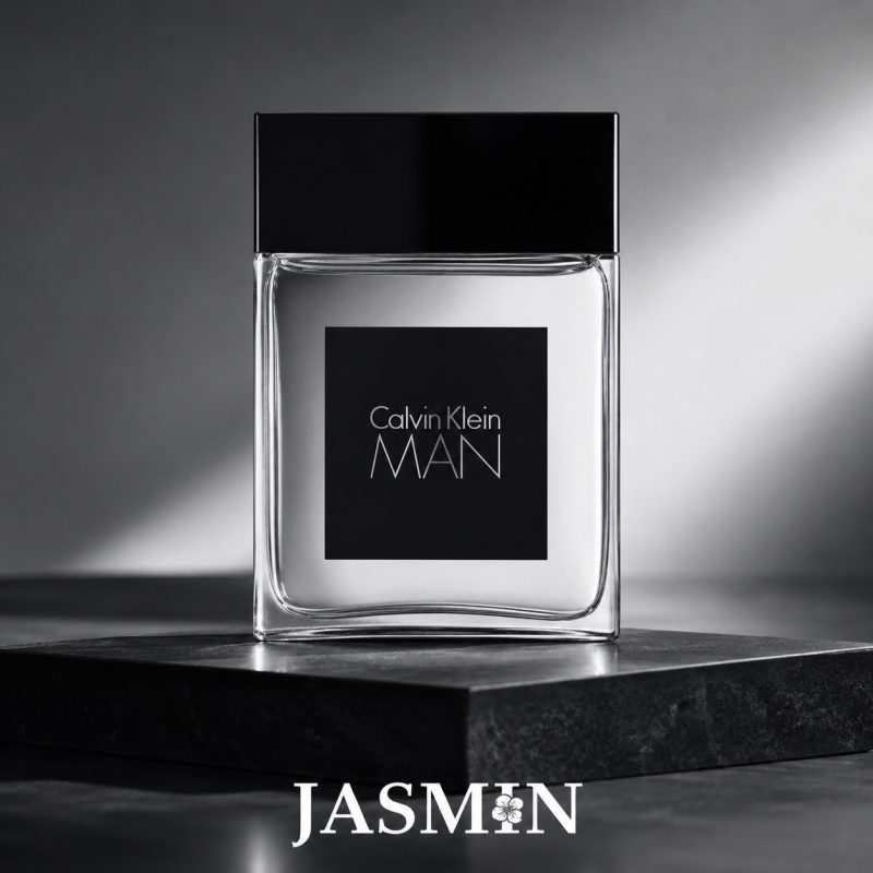 خرید عطر Calvin Klein Man اصل با رایحه چوبی، ادویه‌ای، آروماتیک و مردانه. بررسی نت‌های بویایی، ماندگاری، پخش بو، مشخصات و قیمت ادکلن Calvin Klein Man.