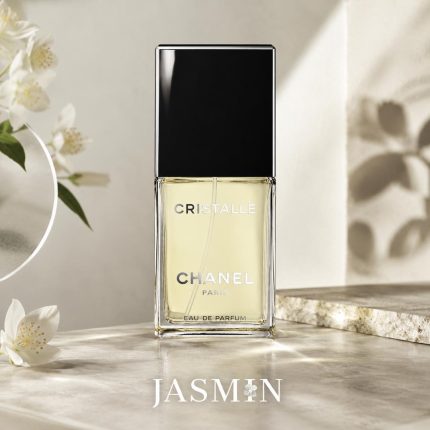خرید عطر Chanel Cristalle EDT با رایحه مرکبات، سنبل، پیچ امین‌الدوله و یاس؛ بررسی ماندگاری، تفاوت نسخه‌ها و راهنمای خرید شنل کریستال.